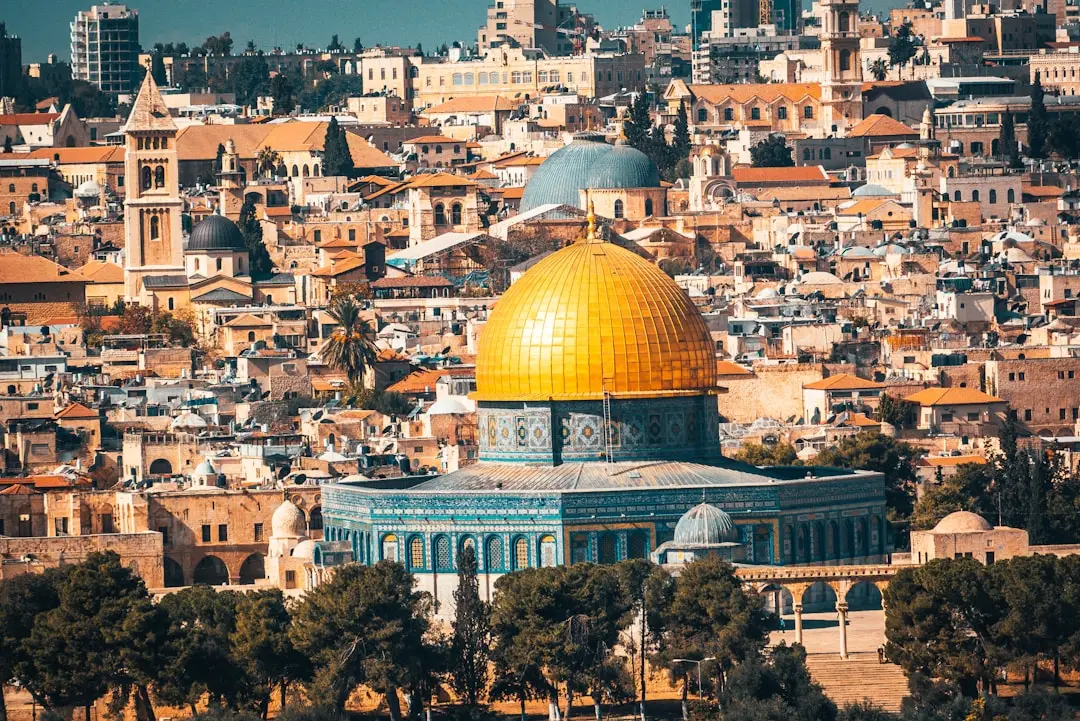 כמה זמן באמת לוקח ללמוד עברית? המדריך לעולים חדשים ולומדים מחו"ל (2026)