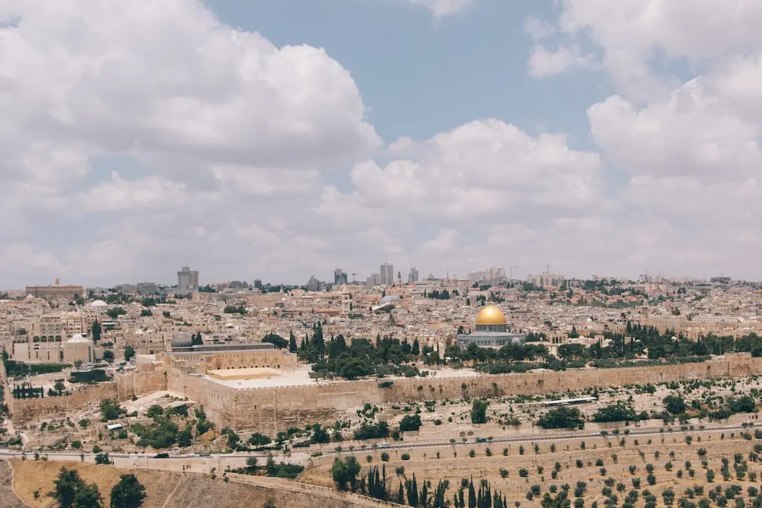 נוף אוויר של ישראל – אלפבית עברי
